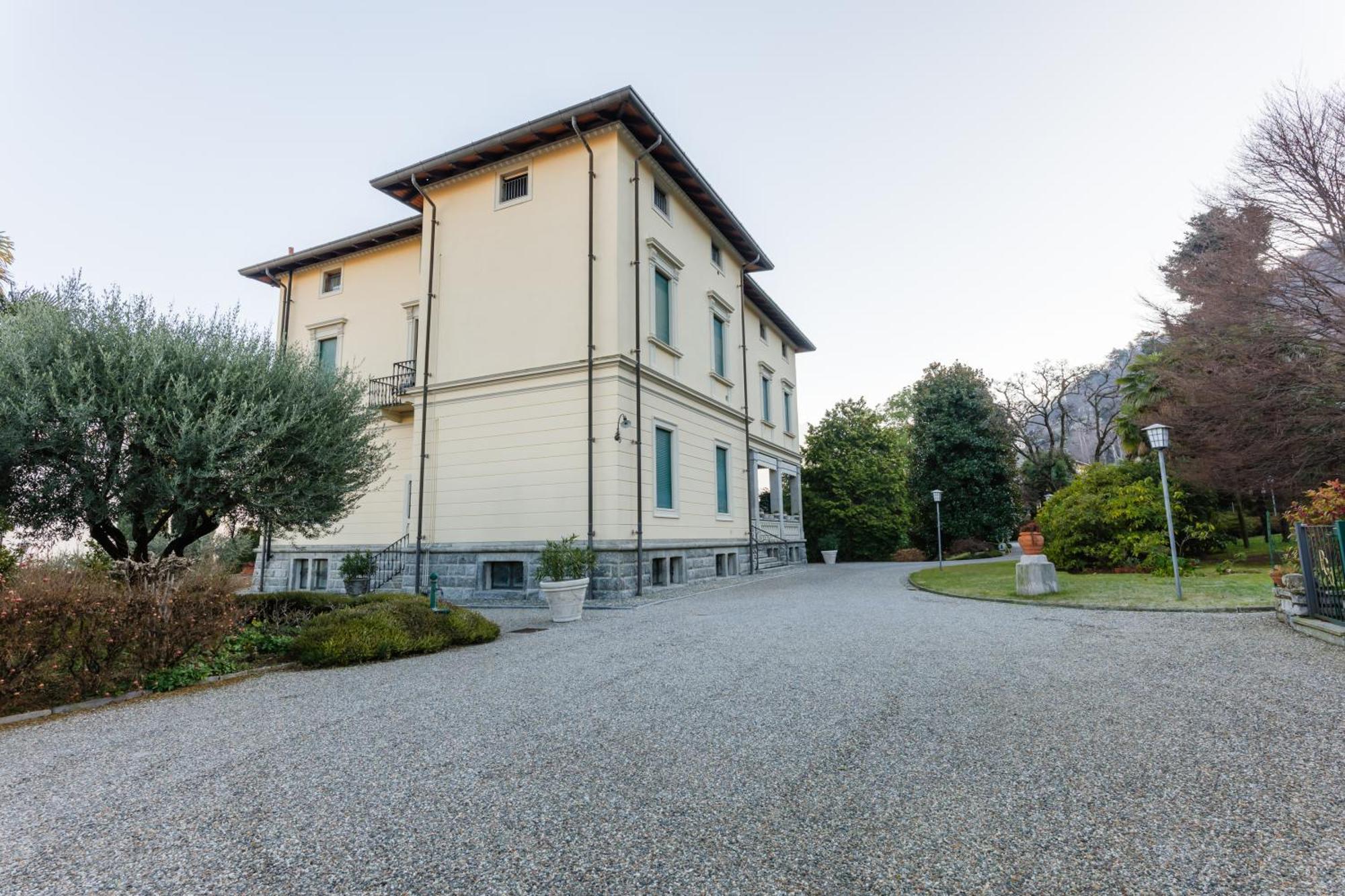 Regal Villa With Como Lake View And Free Parking ベッラージョ エクステリア 写真